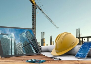 С Днем строителя!